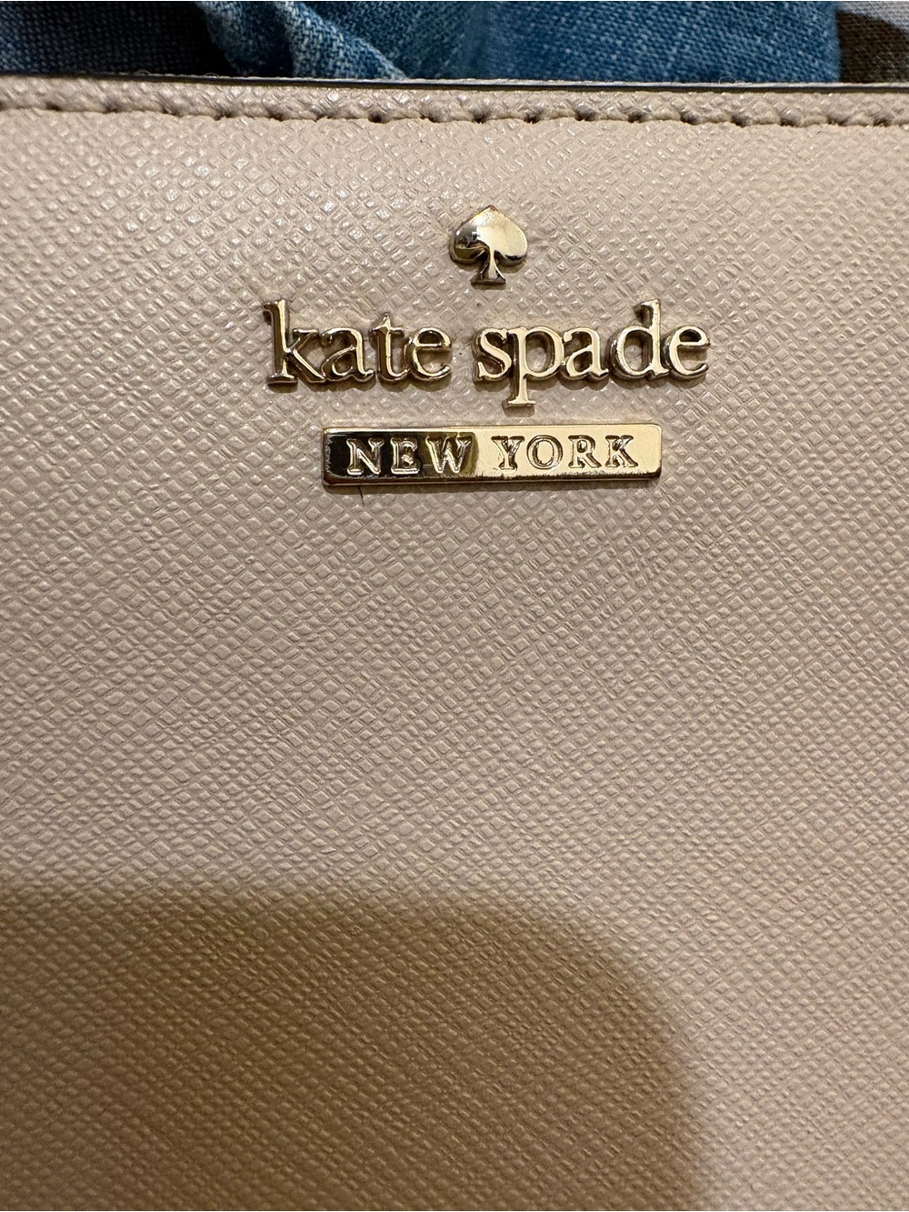 Kate Spade | Zip Around Wallet | Minnie Mouse - Picture 4 of 14